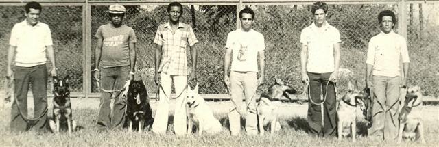 Algunos de los primeros miembros del Club Canino. 1493.jpg